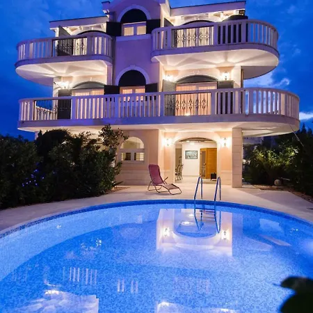 The Villa Split